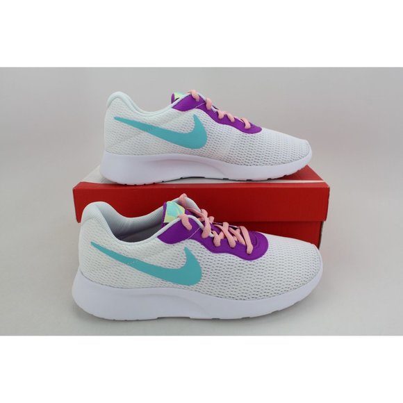 nike tanjun women's athletic shoes white